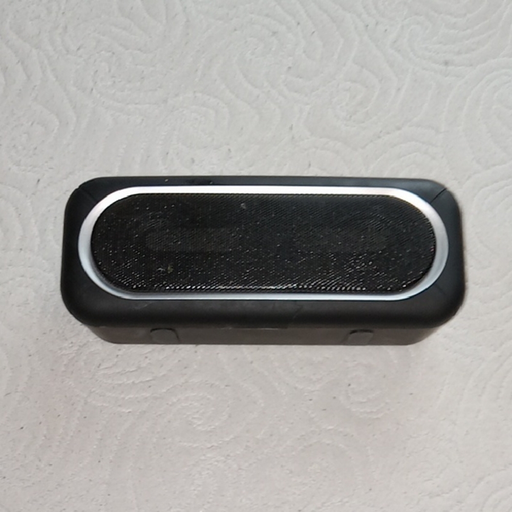 Black Portable Bluetooth Speaker 2-boom